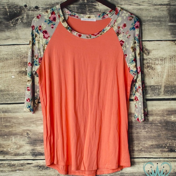 Coral and floral print 3/4 sleeve top - Picture 1 of 1